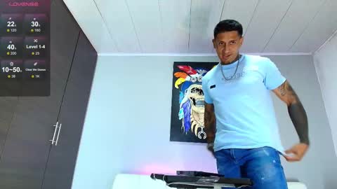 Snapshot of clark__ken chatting on February 24, 6:15 pm Juanpaindependent model online show from February 24, 6:15 pm