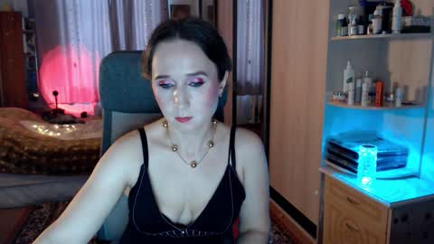 classyinna online show from December 15, 6:20 am