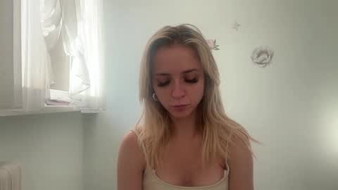 ClaudiaGold online show from September 15, 5:31 am