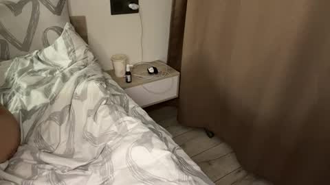 Lili online show from April 19, 6:10 pm