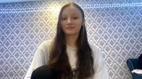 Cleo online show from December 2, 4:16 pm