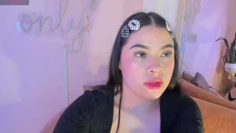 cloeparker_ online show from November 12, 11:45 am