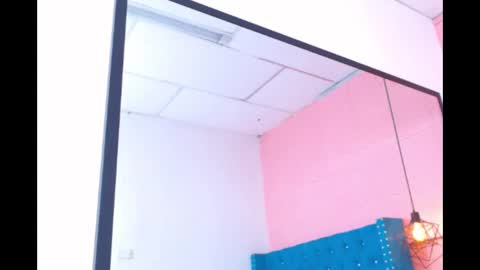 Snapshot of cloestron chatting on October 27, 1:55 pm Cloe Stron online show from October 27, 1:55 pm