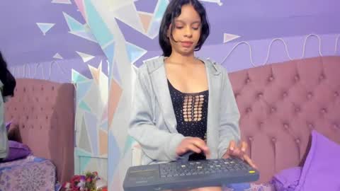 cloeygraweing online show from November 21, 1:09 pm