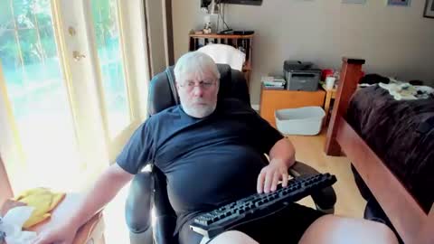 cloudalert62 online show from July 28, 11:15 pm