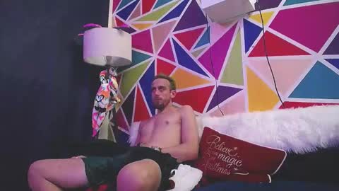 cloudyclearrican online show from November 25, 12:04 pm