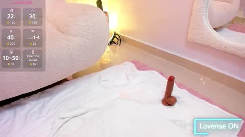 Eilyn online show from October 22, 11:23 am