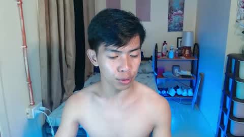 clyde_twinkx online show from April 19, 7:49 pm