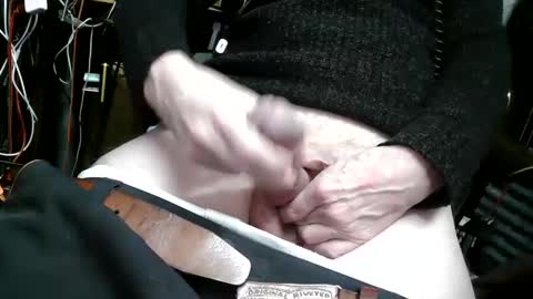 clystron online show from February 6, 5:25 am