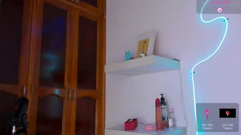 cmila0713 online show from May 27, 1:57 am