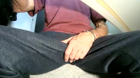 Ask me  online show from January 31, 9:37 pm