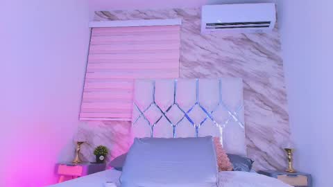 colett online show from April 20, 12:19 pm