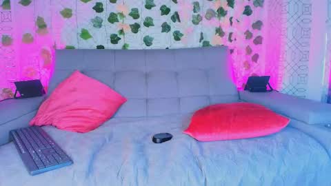 colett online show from September 27, 12:14 pm