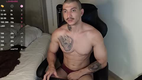 colombianmuscle8 online show from February 3, 3:31 am