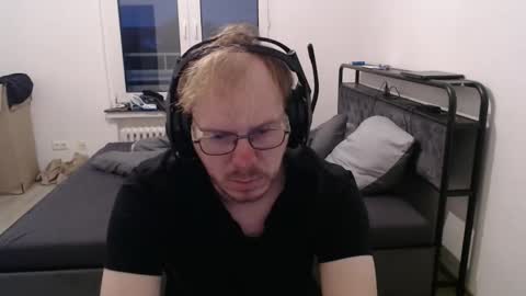 commanderchip online show from October 25, 5:51 am