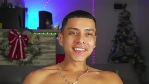 Seraf rincon  independent model online show from December 4, 1:30 am