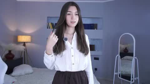 Ellie online show from April 5, 10:01 am