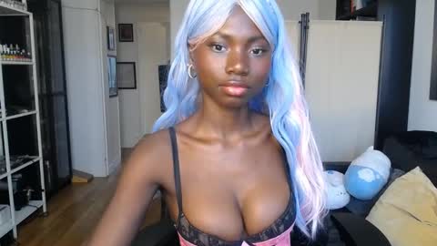 Snapshot of conymegan chatting on February 4, 8:46 am Carola  independent model online show from February 4, 8:46 am