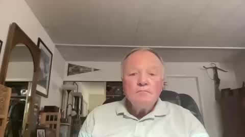 Snapshot of cookoosnest chatting on October 18, 4:38 am cookoosnest online show from October 18, 4:38 am