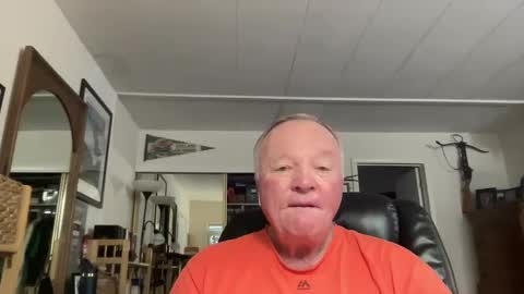 Snapshot of cookoosnest chatting on September 14, 2:07 pm cookoosnest online show from September 14, 2:07 pm