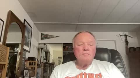 Snapshot of cookoosnest chatting on October 22, 4:59 am cookoosnest online show from October 22, 4:59 am