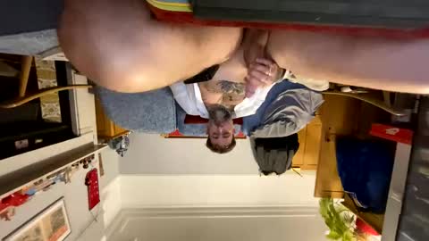 cooledjdjd82 online show from December 5, 2:22 am