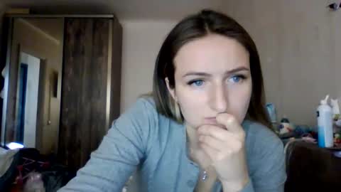 cora_fora online show from April 24, 10:28 am