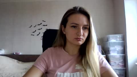 cora_fora online show from November 4, 10:49 am