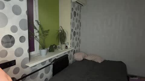 Anny online show from April 17, 9:50 pm