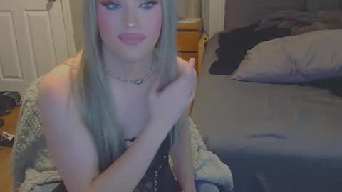 coracav online show from December 20, 12:50 am