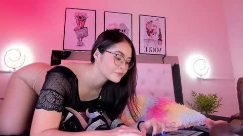 Snapshot of corachandler chatting on March 3, 9:26 pm Cora online show from March 3, 9:26 pm