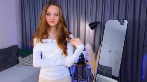 Lia online show from November 16, 3:25 pm