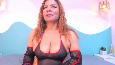 corina_taylor12 online show from May 9, 2:23 pm