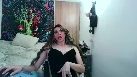 cosmic_crystal online show from December 14, 8:48 pm