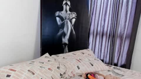 couple_funnyy online show from June 3, 7:52 pm