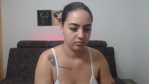  ALEJANDRO Y EMILY  online show from March 11, 10:51 am