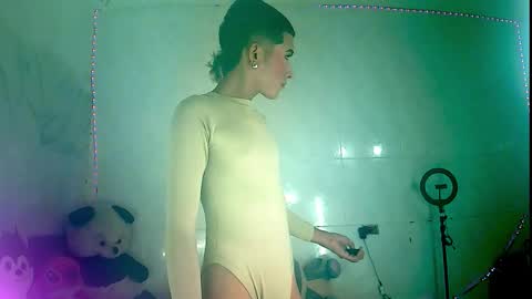 ALEXA  KIM online show from December 22, 12:56 pm