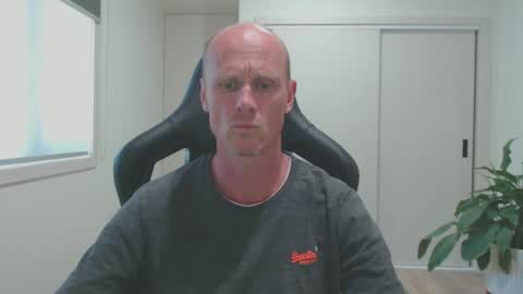 cptduckpants online show from December 9, 5:18 am