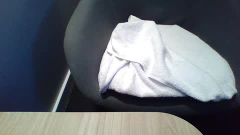 crave_me_ online show from November 26, 1:14 am