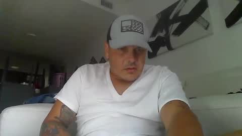 Snapshot of crazy_cuban_87 chatting on February 20, 5:09 pm crazy_cuban_87 online show from February 20, 5:09 pm