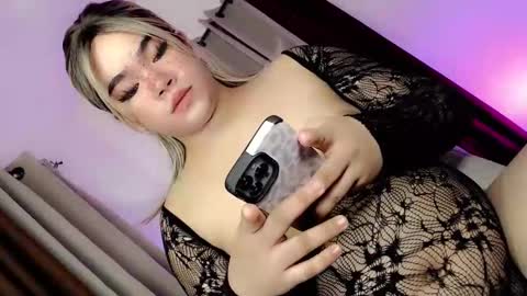 Hot Ayisha online show from December 2, 7:01 pm