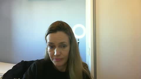 Anny online show from October 22, 11:01 am