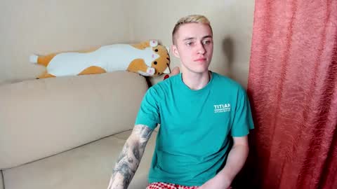 Snapshot of crazybottom99 chatting on March 3, 6:13 pm Alex online show from March 3, 6:13 pm