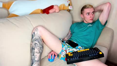 Snapshot of crazybottom99 chatting on February 27, 4:43 pm Alex online show from February 27, 4:43 pm