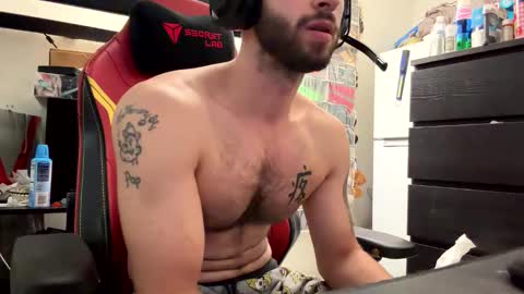 Snapshot of crazydill28 chatting on October 31, 4:51 pm crazydill28 online show from October 31, 4:51 pm