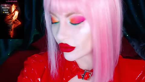 Roxy online show from December 4, 1:36 pm