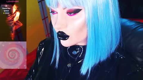 Roxy online show from May 2, 3:18 pm