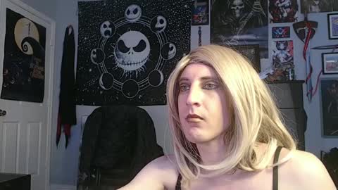 Snapshot of creamy_lust chatting on February 26, 3:57 am Sylvia online show from February 26, 3:57 am