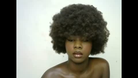 queen online show from January 27, 11:00 am