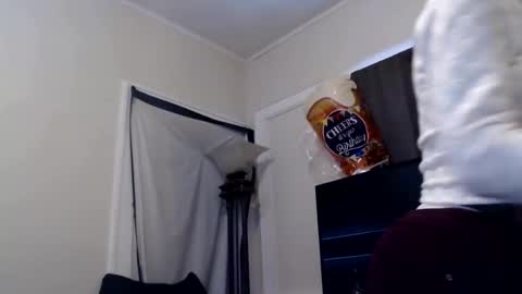 CreamyExotica online show from February 21, 4:59 pm